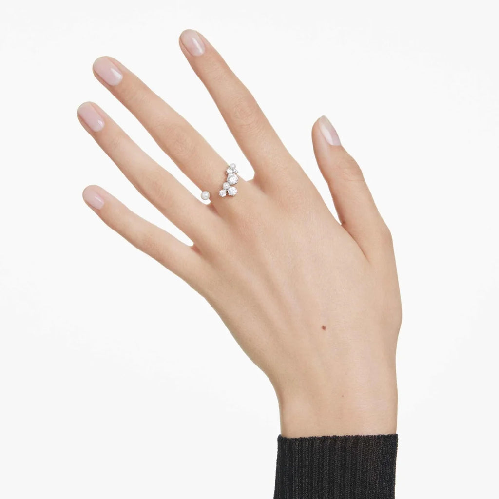 Luxurious and elegant diamond ring with a star-shaped diamond ring, perfect for banquets and parties - a versatile birthday gift